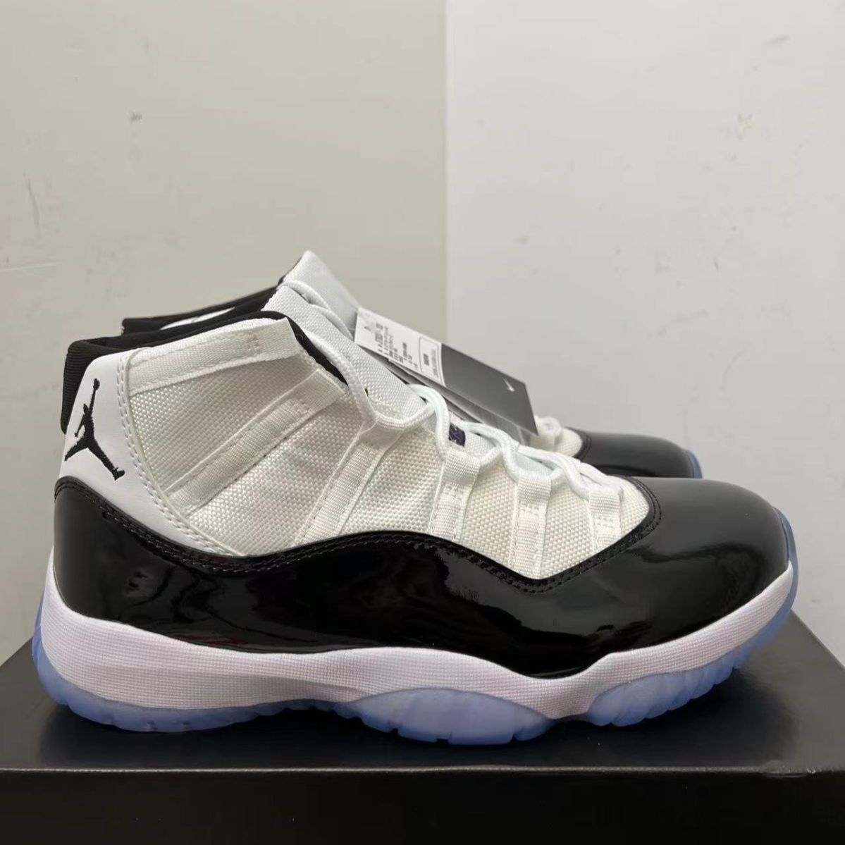 新品未使用 ナイキ Jordan Air Jordan 11 concord  スニーカー