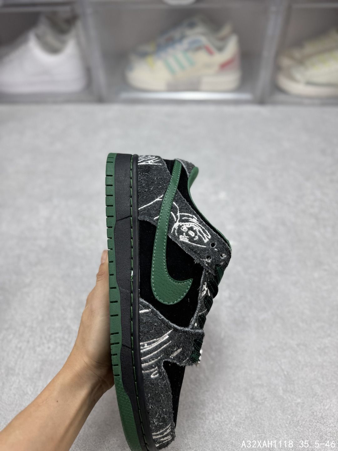 ゼアスケートボード×ナイキ SBダンクロープロアンスラサイトアンドゴージグリーン 8/2発売｜There Skateboards × Nike SB Dunk Low Pro