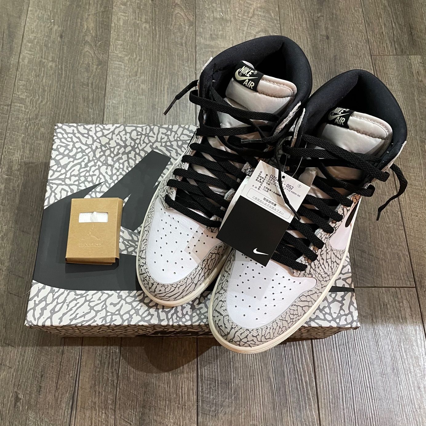 国内正規 新品 Nike Air Jordan 1 High OG White Cement DZ5485-052 
