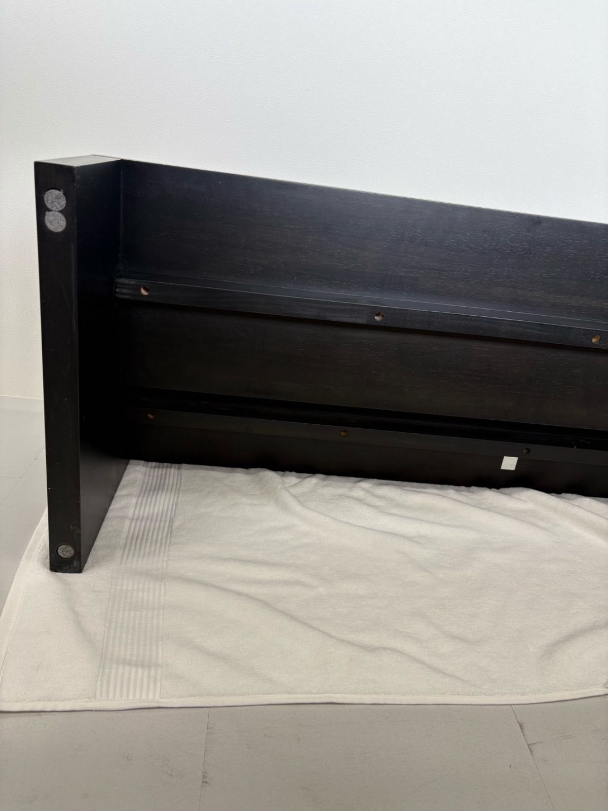 テレビボードやサイドテーブルにも