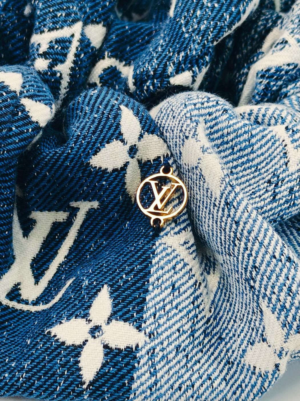 【エレガントで華やか】Louis Vuittonシュシュ・サマー ガーデン LOUIS VUITTON ルイ・ヴィトン モノグラムデニム シュシュ ヘア