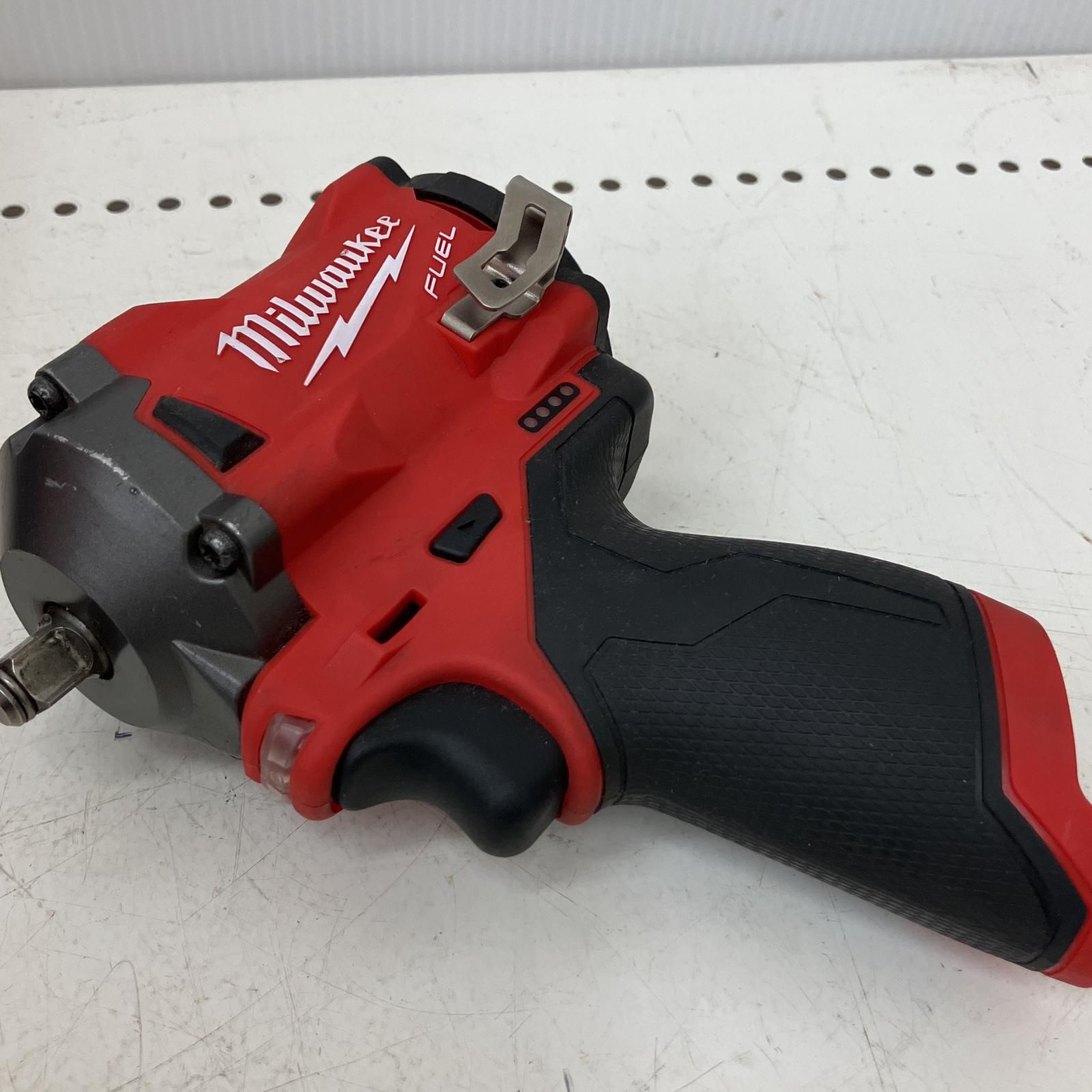 △△Milwaukee 12v インパクトレンチ 本体のみ M12 FIW38 レッド