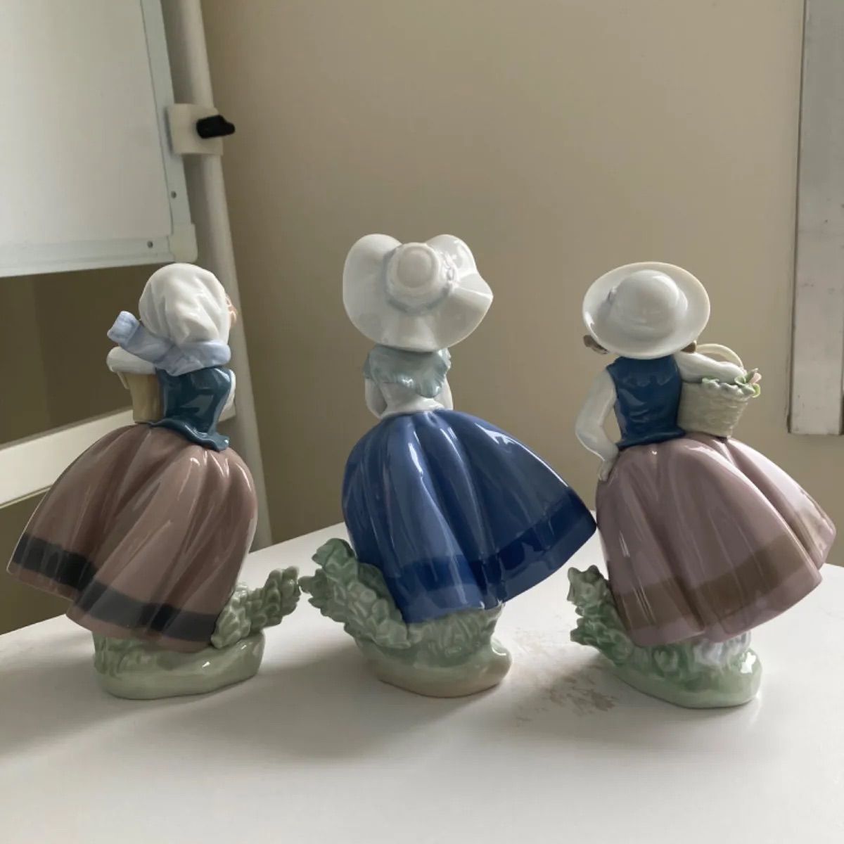 LLADRO(リヤドロ) NAO 磁器人形 陶器人形 リヤドロ人形 ✳️きれいな花ばかり✳️春が来た✳️甘い花の香り✳️ ☆3点セット☆ 置物 -  メルカリ