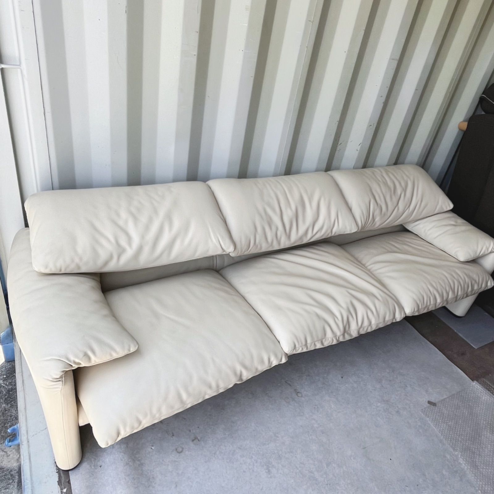 カッシーナ　マラルンガ　ホワイト レザー 3人掛けソファCassina 楽天市場】【中古】【展示美品】Cassina(カッシーナ) 675