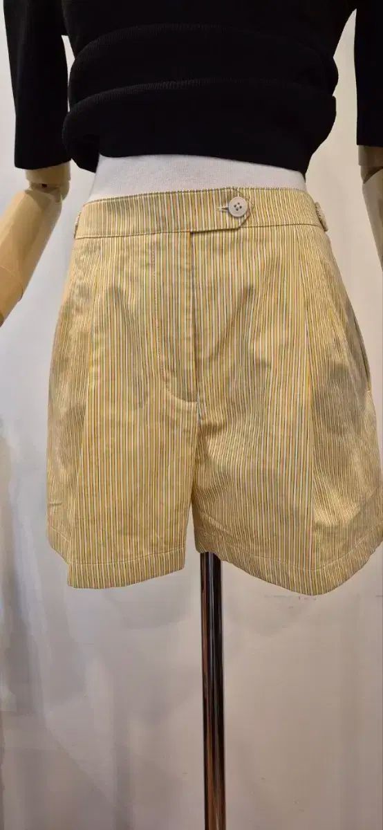 イッセイミヤケ シープスキン ブラックショートパンツ イッセイミヤケ