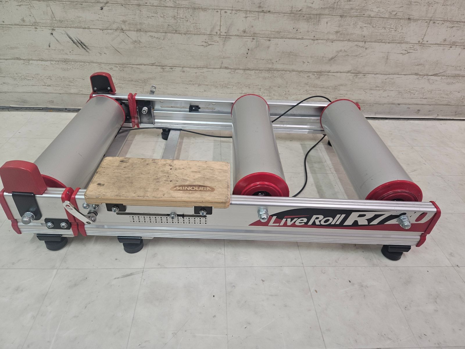 □【 西濃運輸 発送のみ 】MINOURA LIVE ROLL R720 ミノウラ 3本ローラ