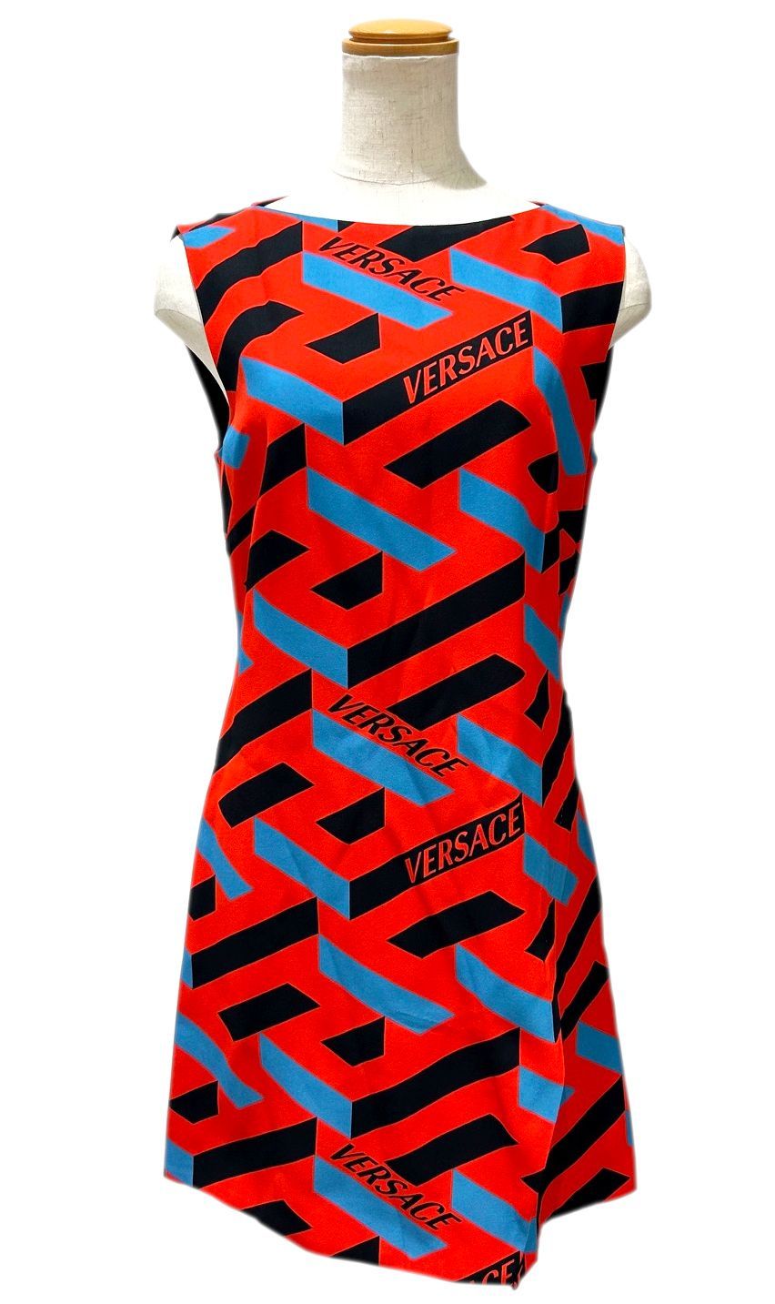 VERSACE ヴェルサーチ LaGrecaMonogram ワンピース レーヨン ブラック レッド ブルー 40 165|88A ブランドギャラリー東心斎橋店
