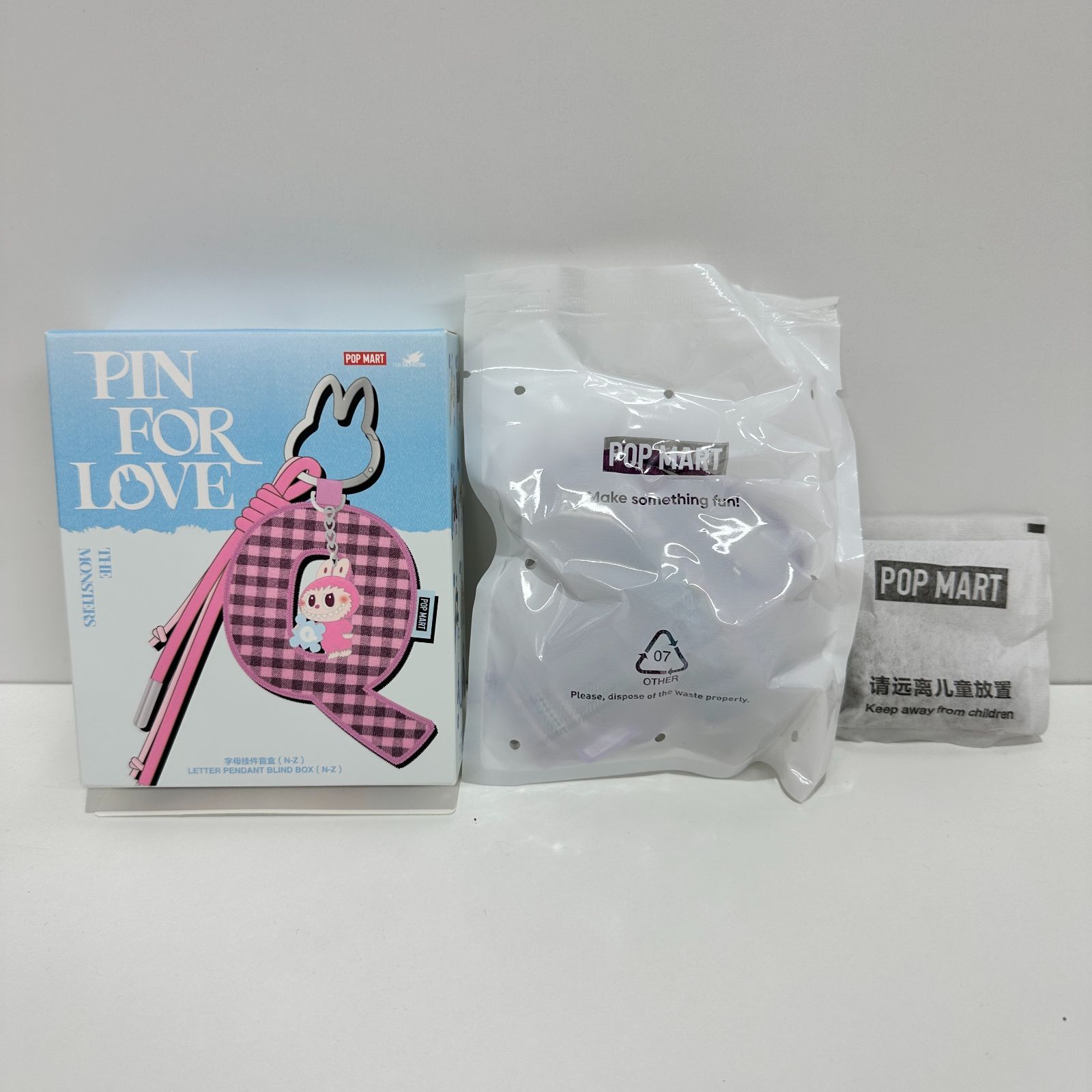 ラブブ イニシャル T チャーム THE MONSTER PIN FOR LOVE POP MART