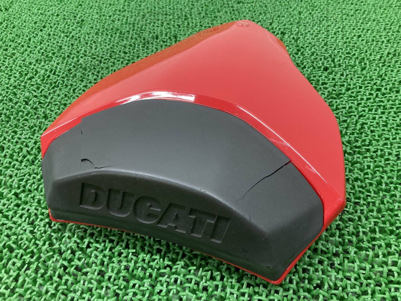 ストリートファイター848 シングルシートカウル 赤 247.1.342.2A ドゥカティ 社外 バイク 部品 修復素材に 品薄 品 oF