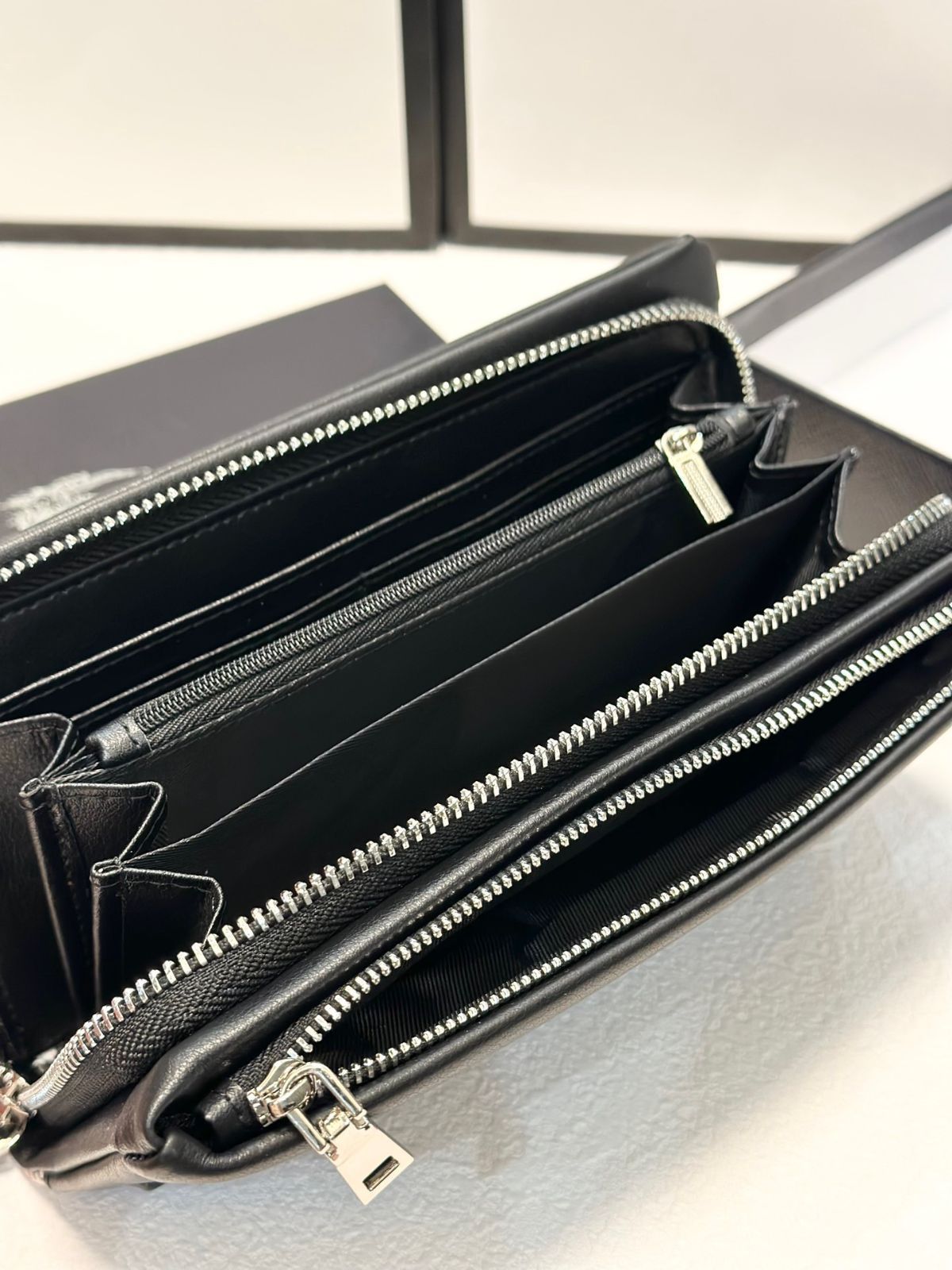 本日限定特価】バーバリー メンズ レザー ハンドバッグ 21×11cm