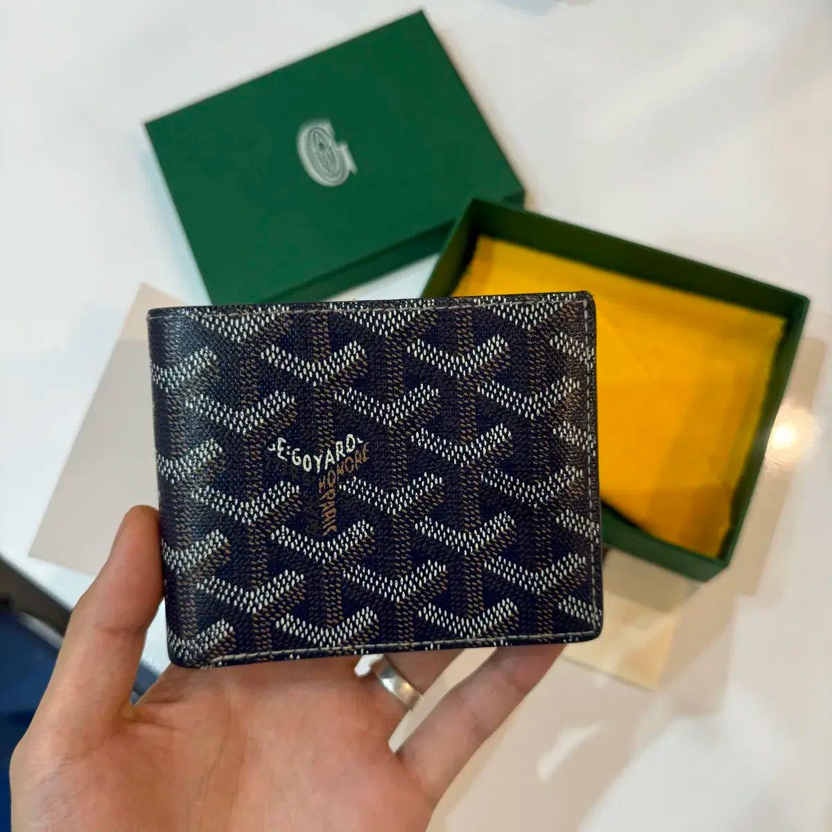 美品 GOYARD ゴヤール ヴィクトワール 二つ折り財布 スペシャル グリーン 正規品 Goyard(ゴヤール) ゴヤール ヴィクトワール 二つ折り財布