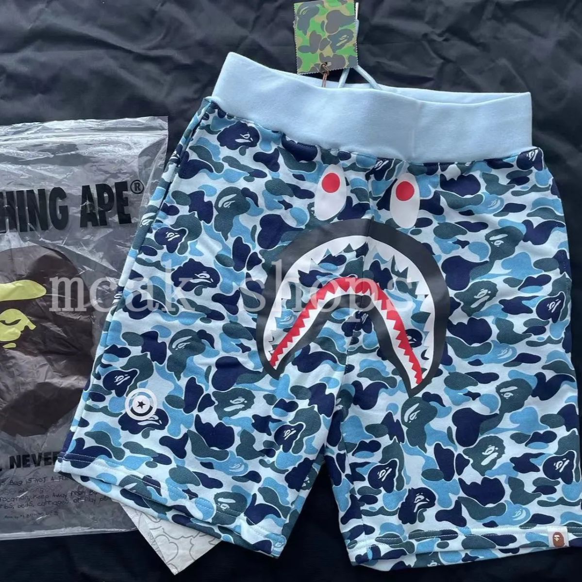 新品 A BATHING APE アベイシングエイプ 男女兼用Shark ブルー シャークカモフラージュ ハーフパンツ ンカモフラージュ