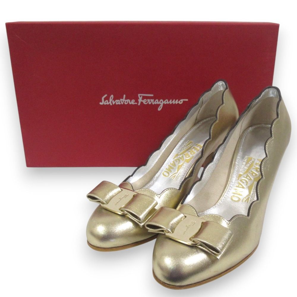 Salvatore Ferragamo サルヴァトーレフェラガモ CARLA SHEL レザー ヴァラリボン パンプス 5D 約22.5cm ゴールド レディース 古着