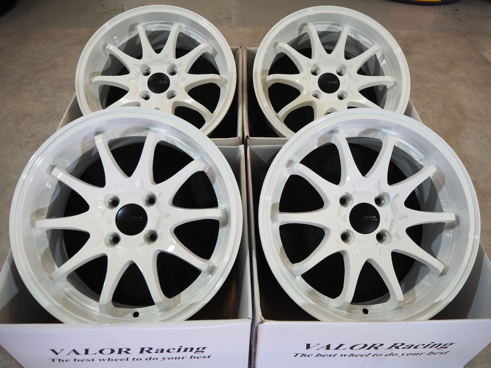 ヴァローレーシングSXR Amazon.co.jp: VALOR Racing SXR 10本スポーク 15インチ 7.0J +