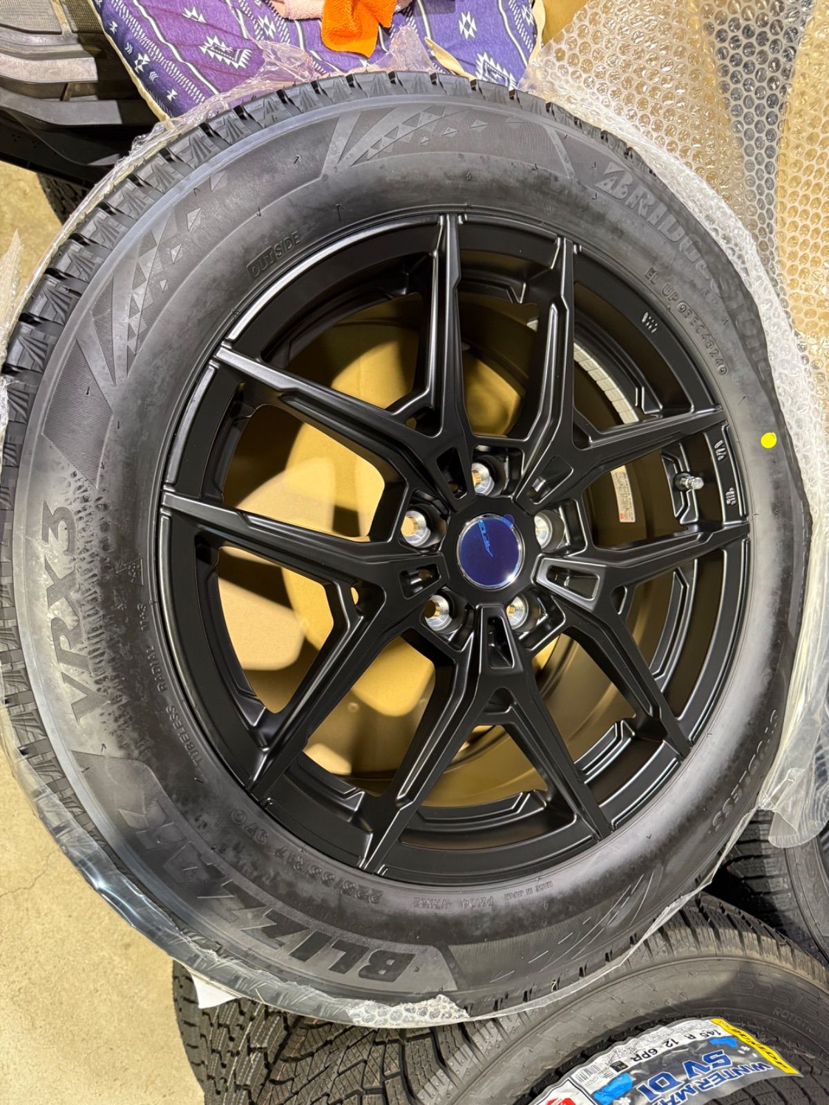 BMW X1(F48)X2(F39)スタッドレス225/55R17アルミセット17インチ