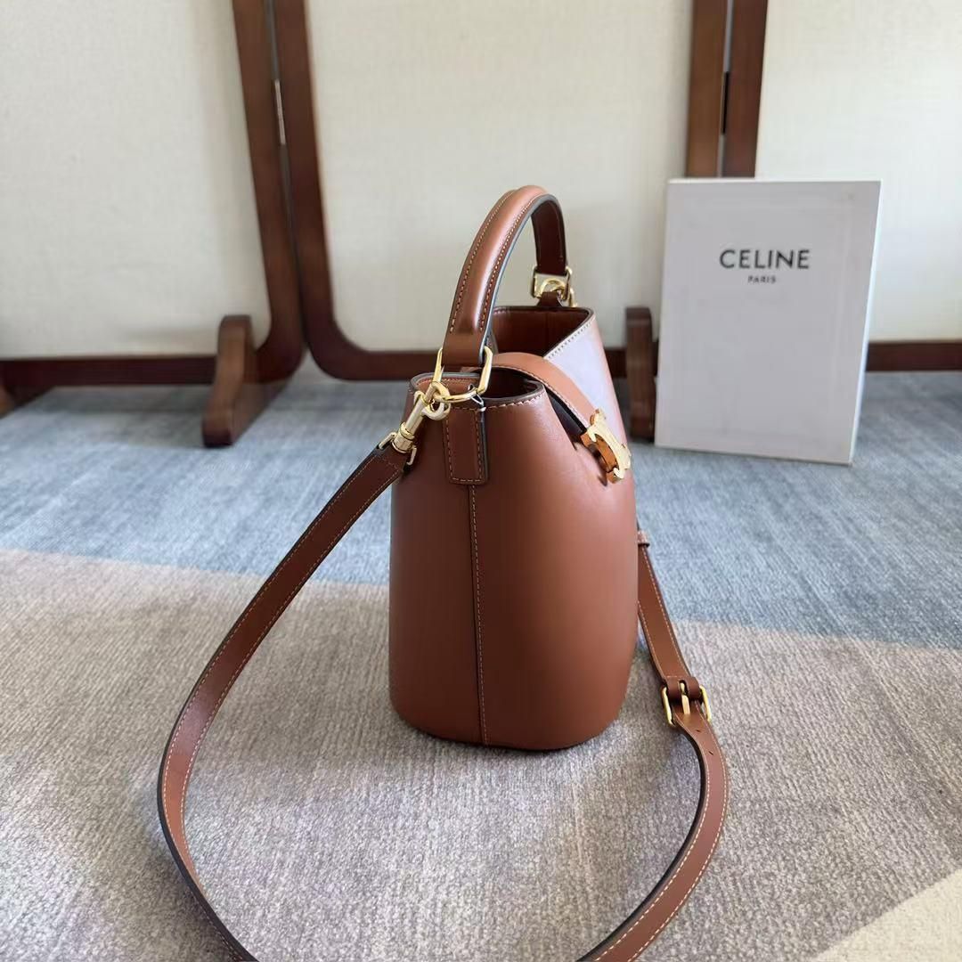 CELINE セリーヌ
