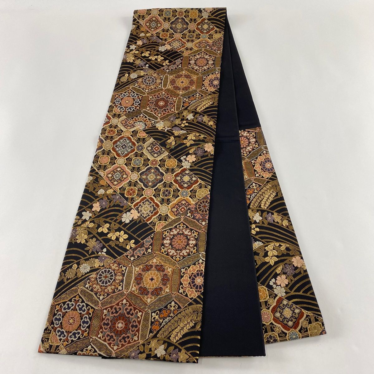 袋帯 秀品 華文 華唐草 刺繍 金銀糸 黒 全通 正絹 【中古】 袋帯 正絹