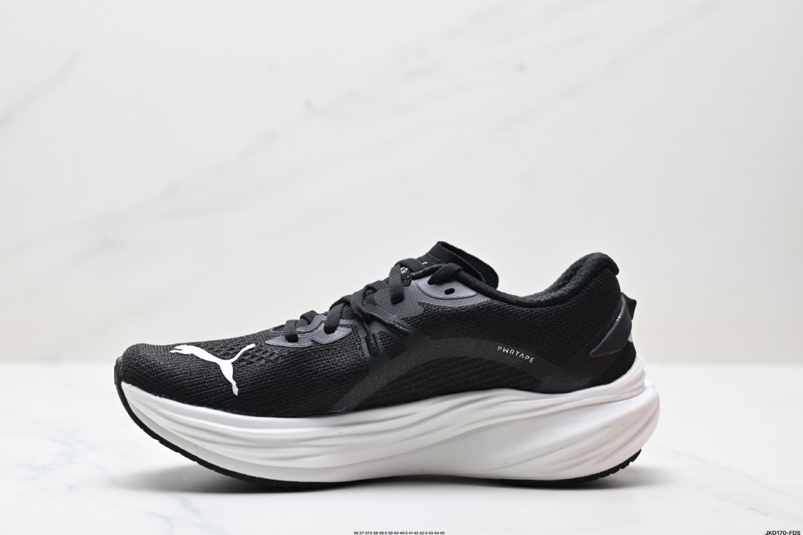 新品同様☆プーマ DEVIATE NITRO3 ランニングシューズ 27cm 黒 PUMA プーマ DEVIATE NITRO 3 WIDE ディヴィエイト ニトロ