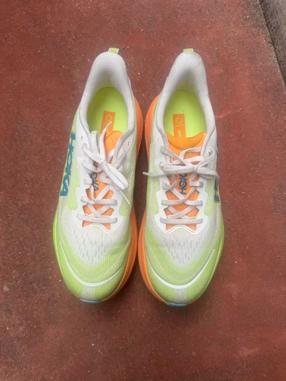 HOKA ONE ONE ホカオネオネ スカイフロー ランニングシューズ 280 サイズ