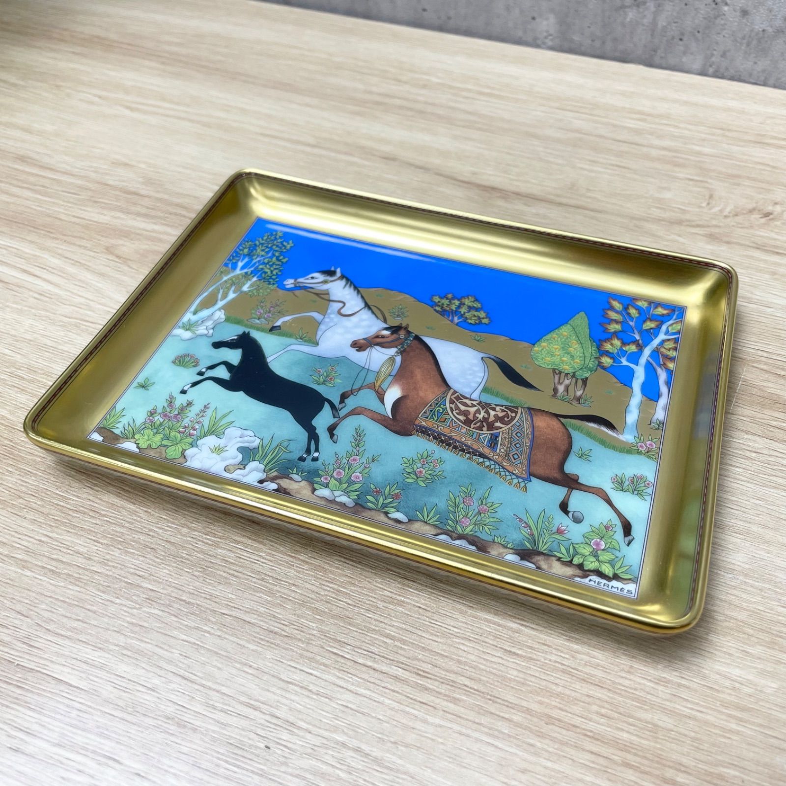未使用品 エルメス シュヴァルドリアンスクエアプレート N-11005 HERMES エルメス Cheval d Orient シュヴァルドリアン