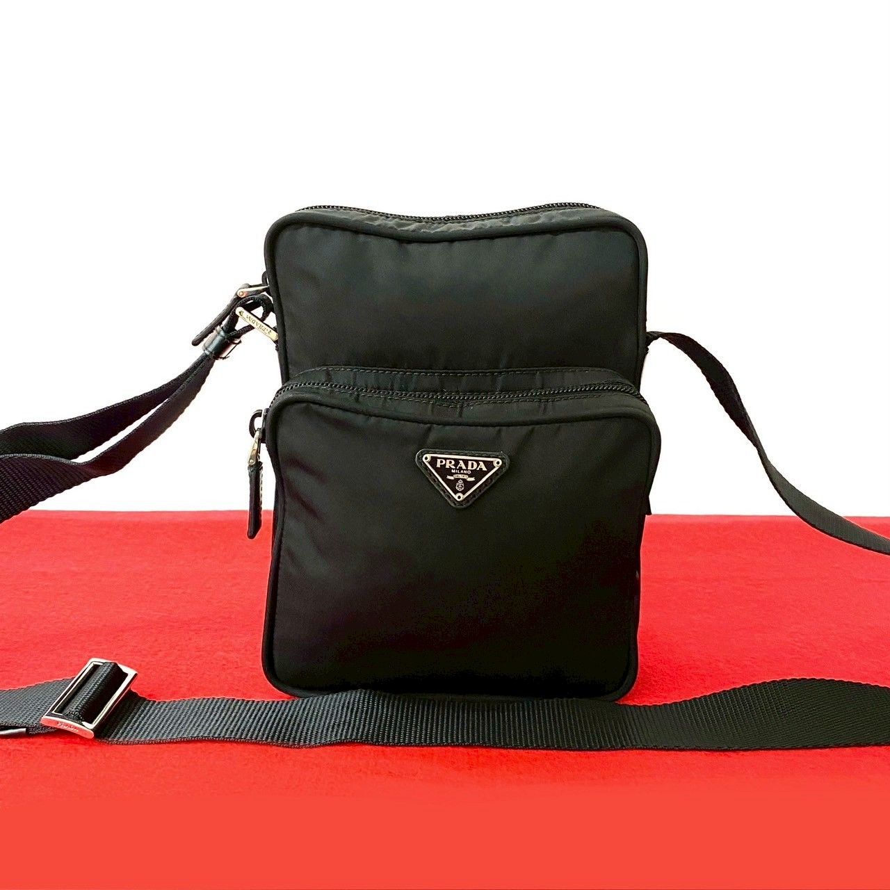 タケコブター様レジンヘアゴム 2匹の猫ちゃん チューリップと蜂No.1469