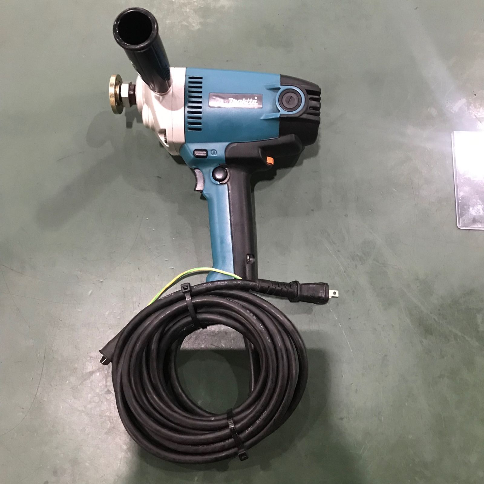 ジャンク品!makita マキタ PV7001C 電動ポリッシャー PV7001C ジャンク品!makita マキタ PV7001C 電動ポリッシャー PV7001C