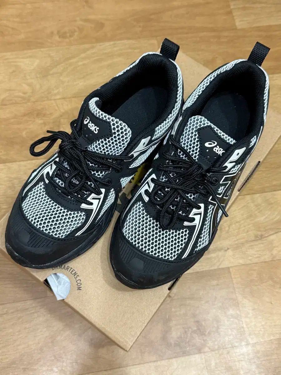 Asics アシックス ゲルベンチャー 6 シールド ブラック ホワイト