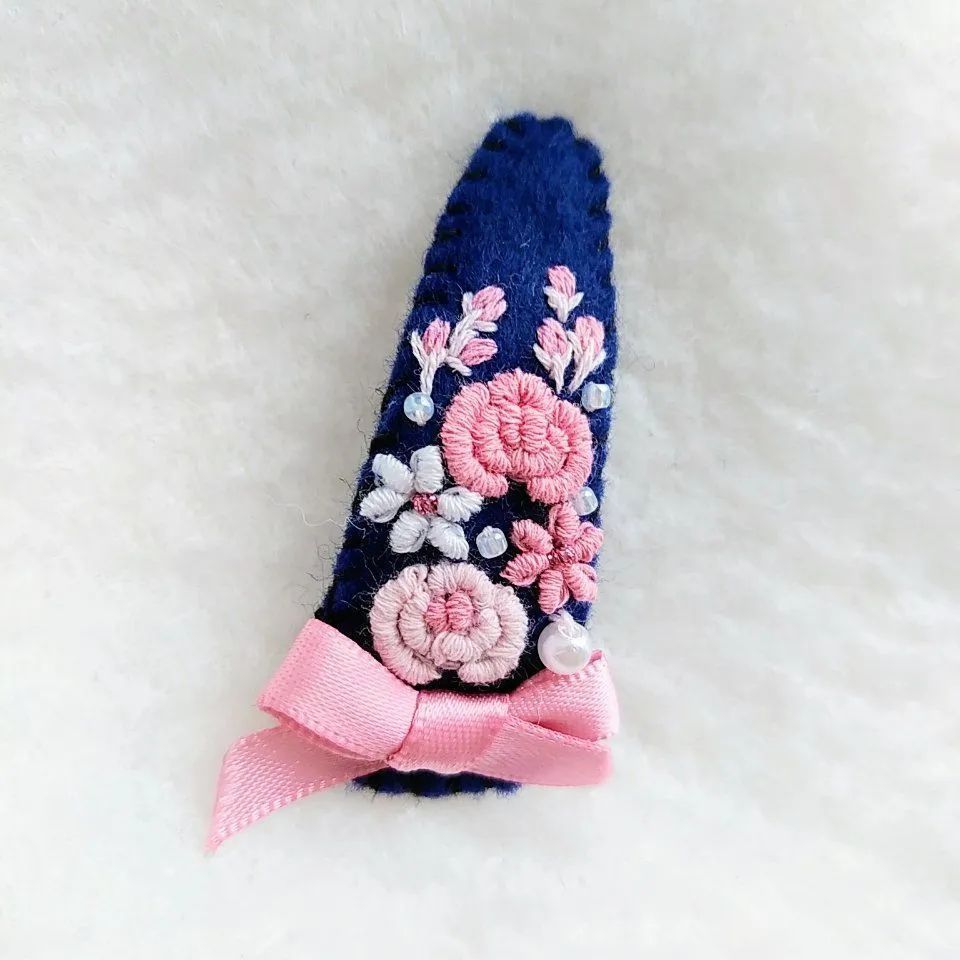 ハンドメイドピンクバラ刺繍♡5センチフェルトパッチンピン