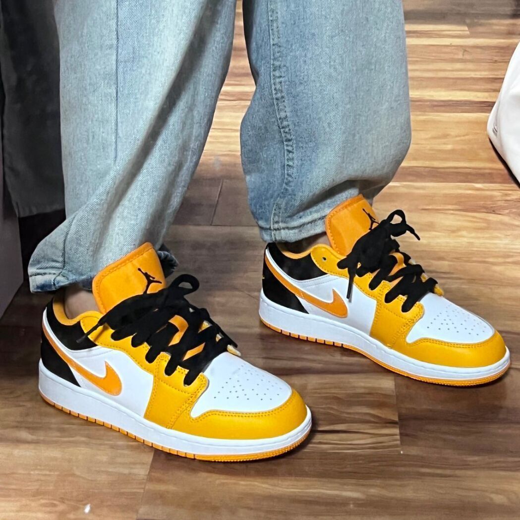 NIKE GS AIR JORDAN 1 LOW TAXI ナイキ GS エアジョーダン1 ロー タクシー 553560-701 - メルカリ