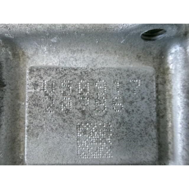 DBA-AGZ10 6速オートマチックミッション