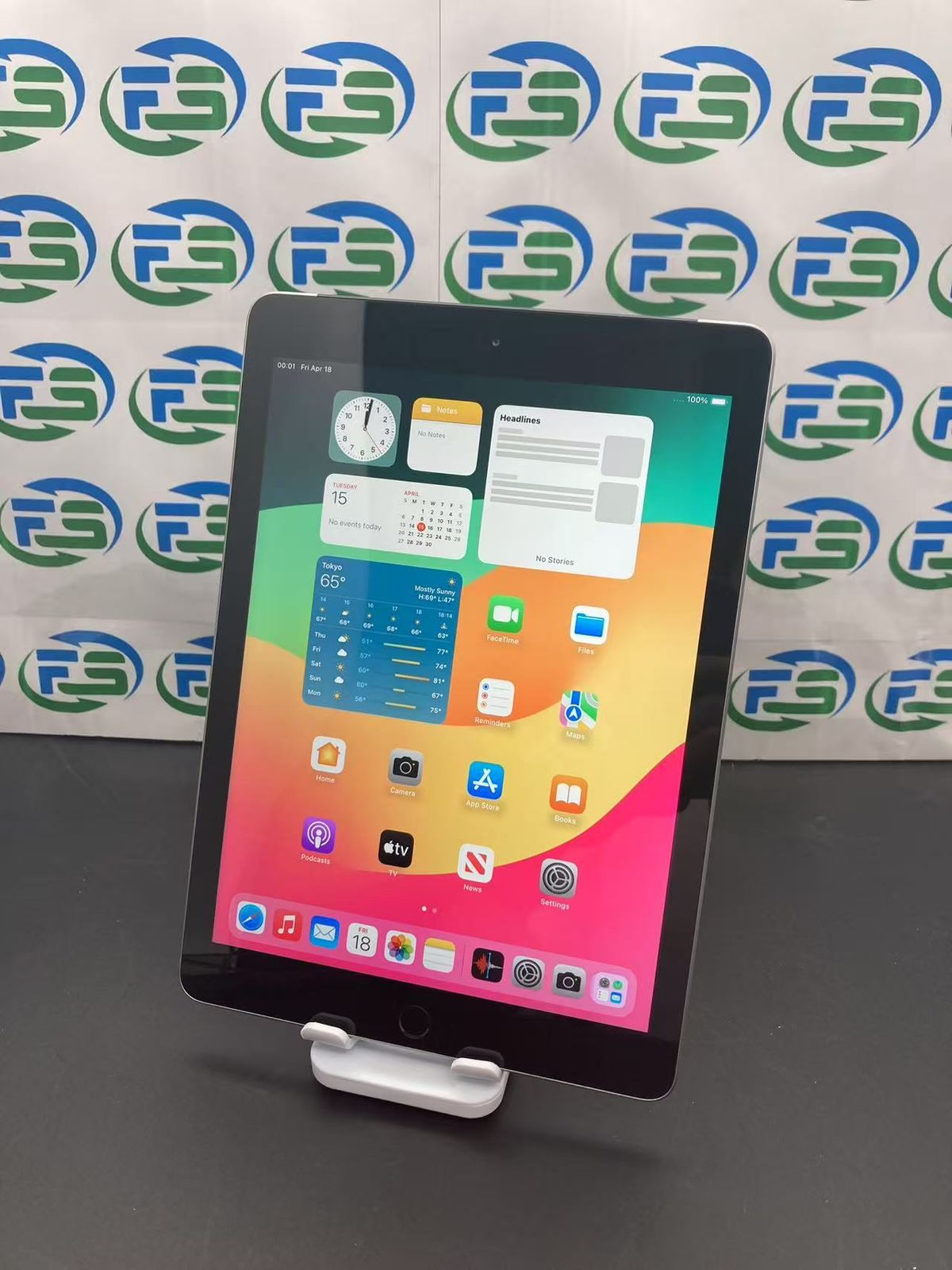 良品 iPad 第6世代 32GB スペースグレイ SIMフリー バッテリー80