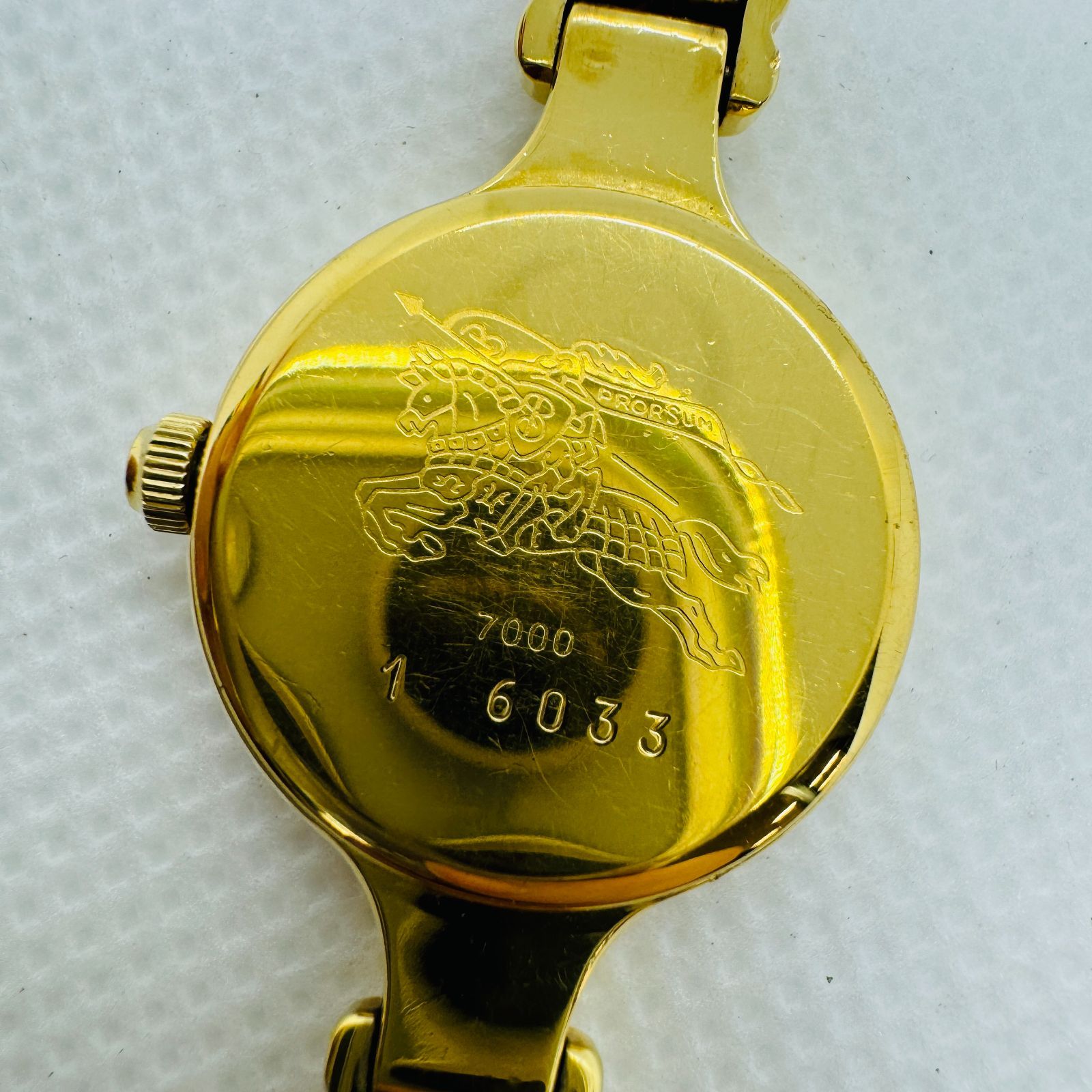 バーバリー 腕時計 THE CLASSIC ROUND BU10001 ゴールド Burberry The Classic Round Gold Dial Brown Leather Strap Unisex Watch