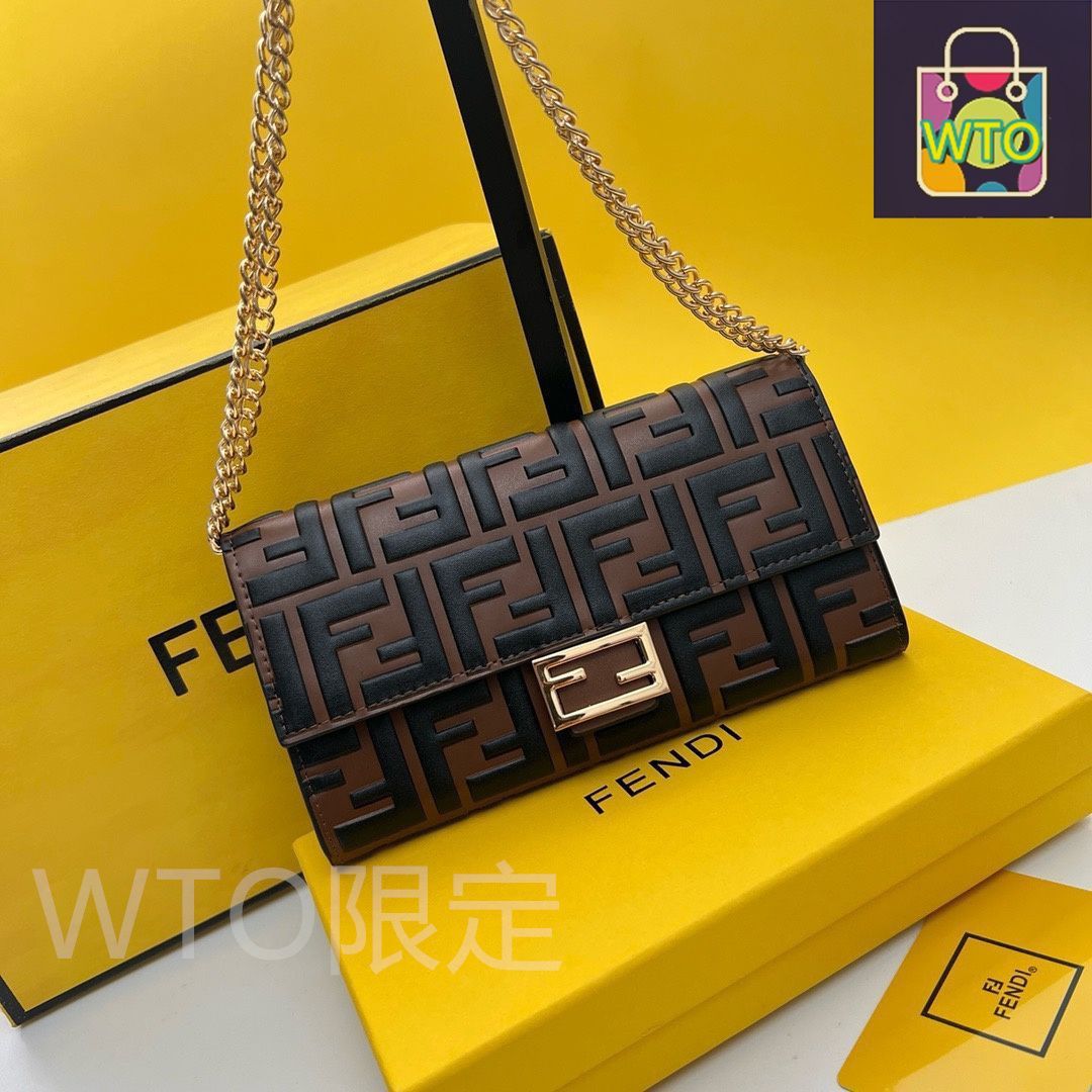 今日特価】Fendi フェンディ ショルダーバッグ 高級輸入牛皮使用