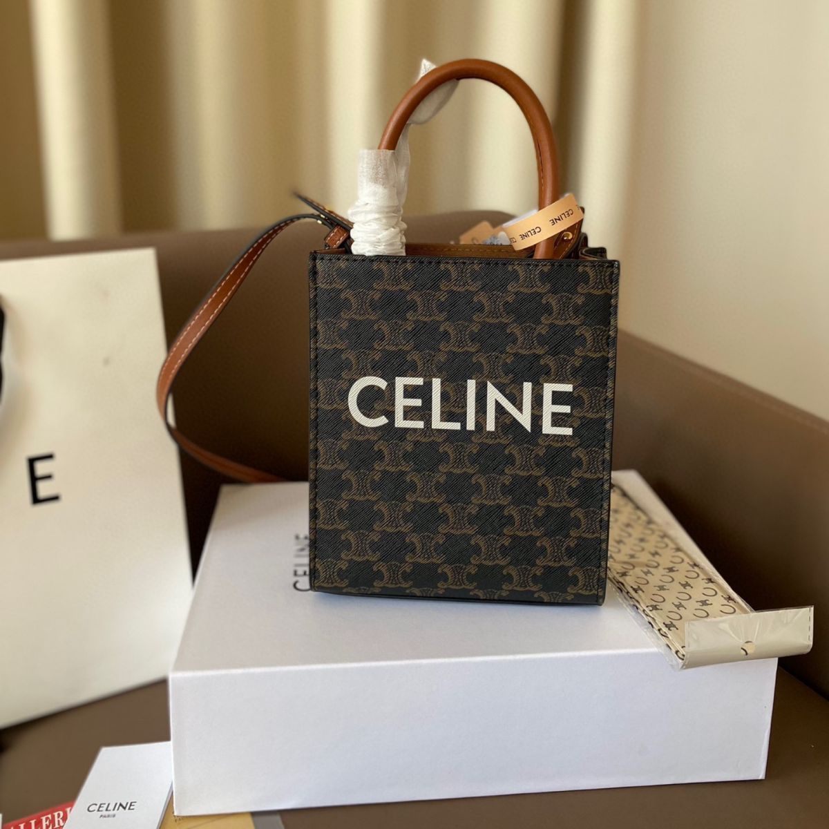 箱付き CELINE セリーヌ ミニバーティカルカバ ショルダーバッグ - メルカリ