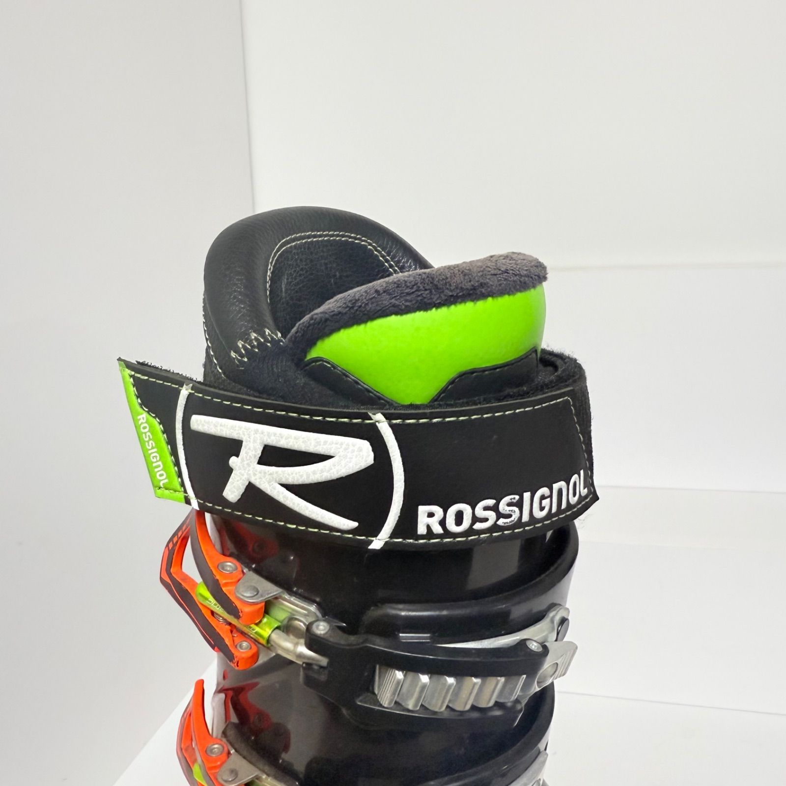 ロシニョール　80 Synergy Sensor 26.5 スキーブーツ ROSSIGNOL ロシニョール SYNERGY SENSOR 80 スキーブーツ 26.5cm