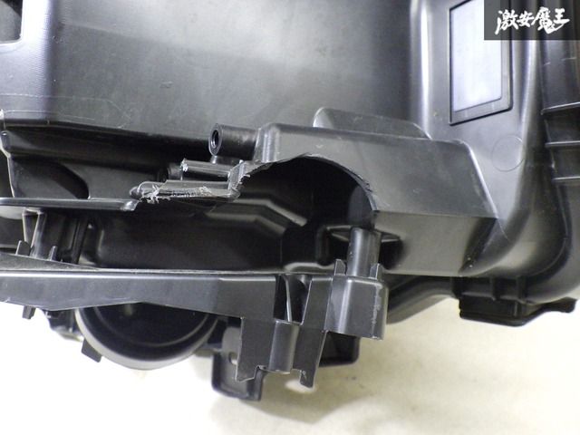 トヨタ ヴォクシー ヘッドライト 右 MZRA90W ZWR90W トヨタ