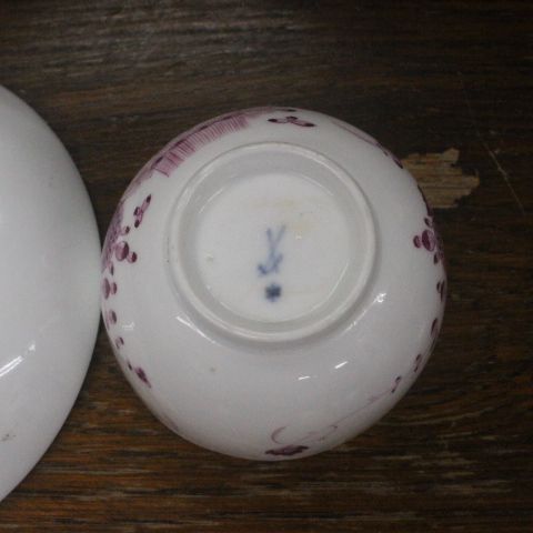 200-250年前のマイセンです。マイセン マルコリーニ 1774年-1814年