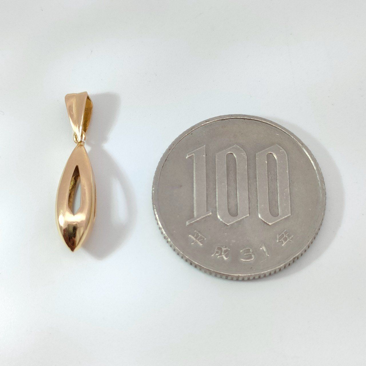 e*o様 K18 18金　ネックレストップ　ペンダントトップ 18金 K18 男女兼用 デザイン ネックレストップ 0.84g C143 ネックレス