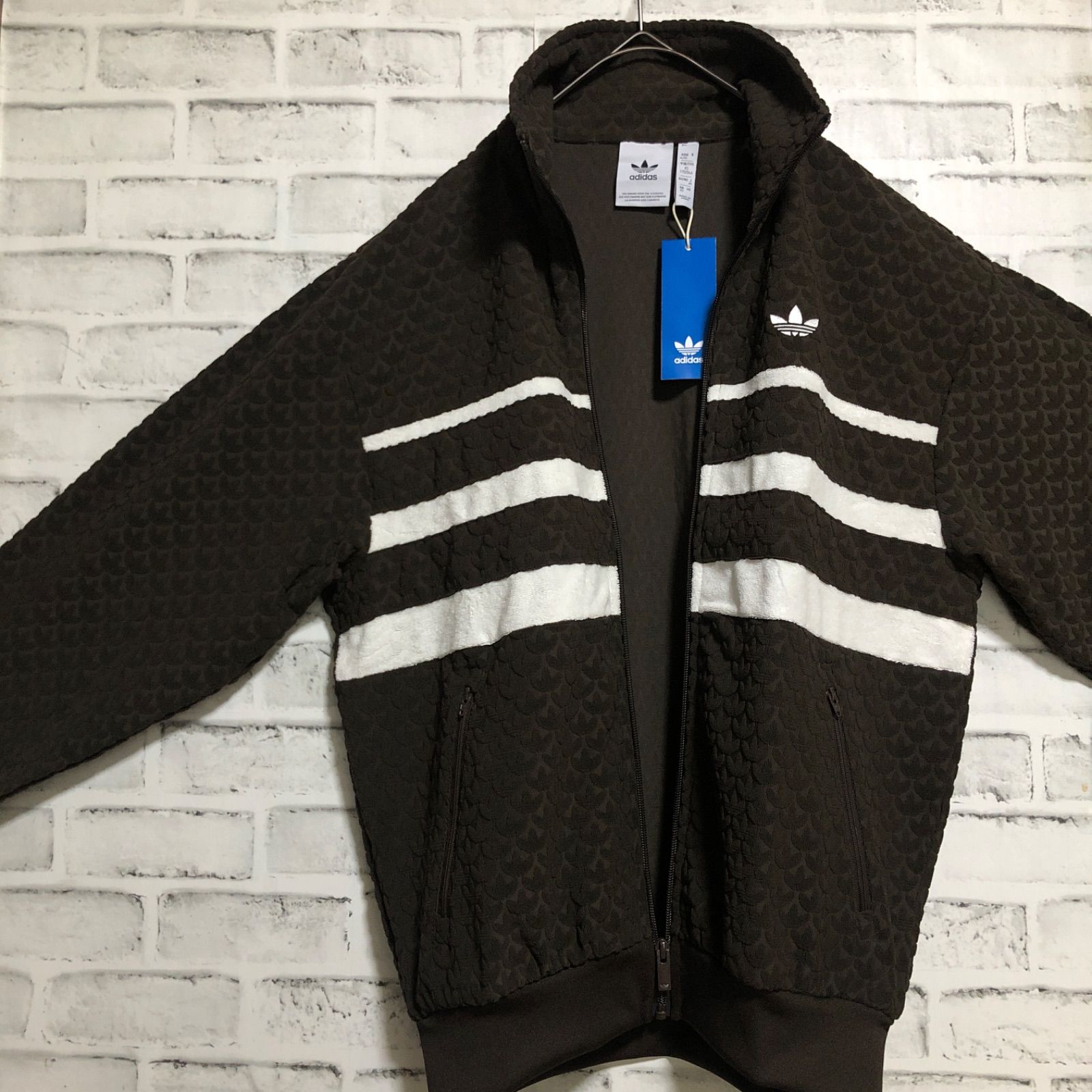 新品 M adidas ダークブラウン モノグラム トラックジャケット 刺繍ロゴ 新品M⭐️adidas ダークブラウン モノグラムトラックジャケット