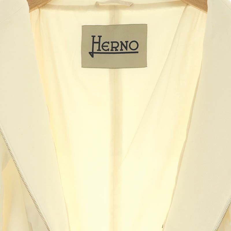 美品　ヘルノスプリングコート　42 HERNO - ヘルノHERNO スプリングコート テクノタフタパーカー 42