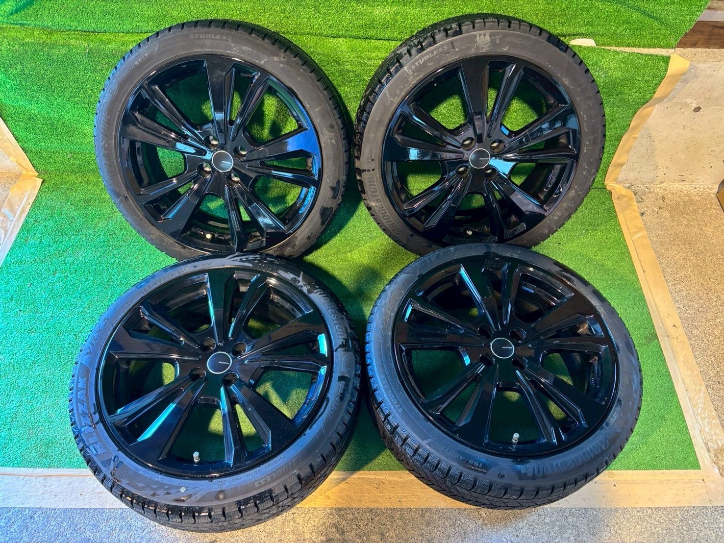 アバルト　595コンペティツィオーネ　31214T　スタッドレスタイヤホイールセット　195/45R17　送料込み