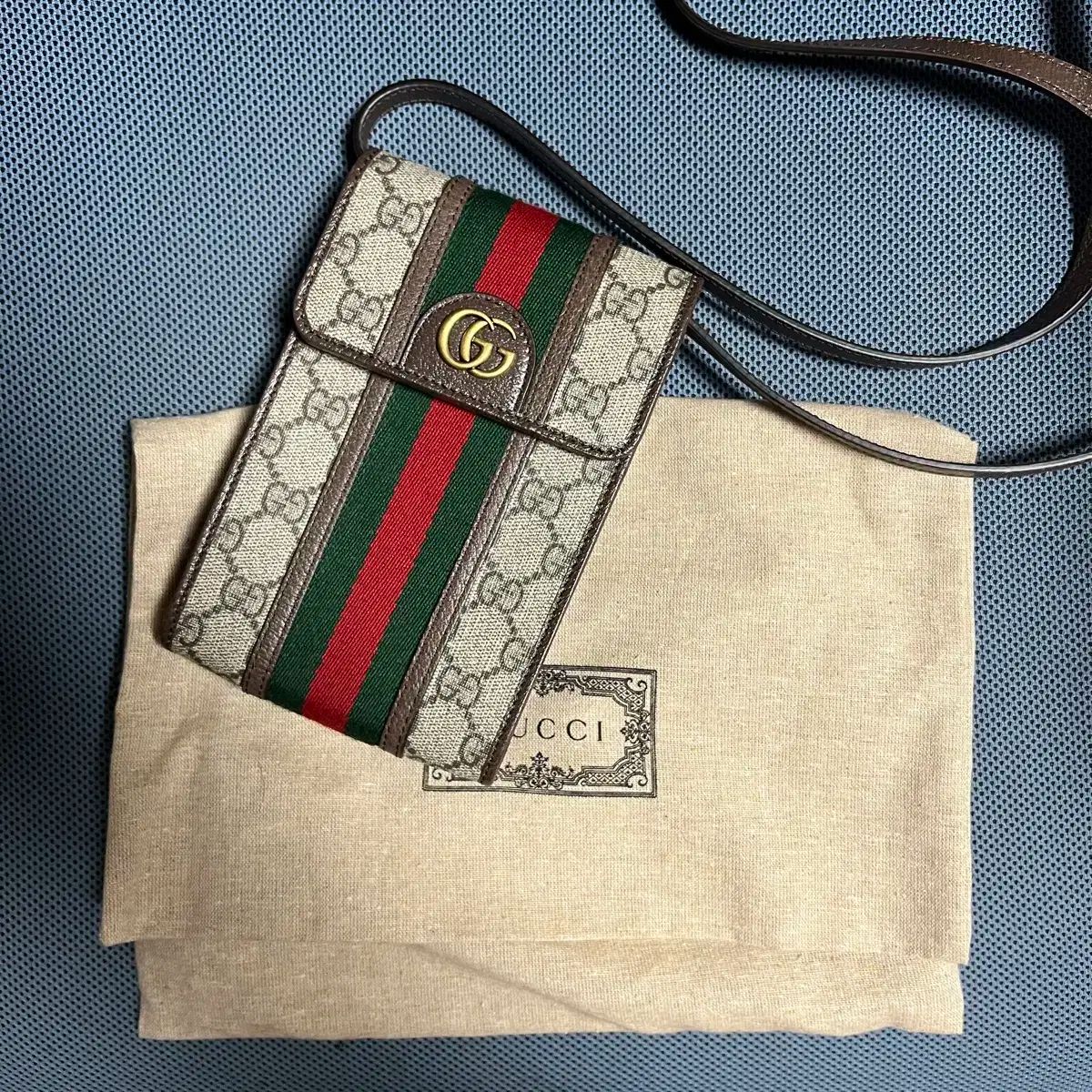 GUCCI グッチ 携帯 ホルダー クロスバッグ
