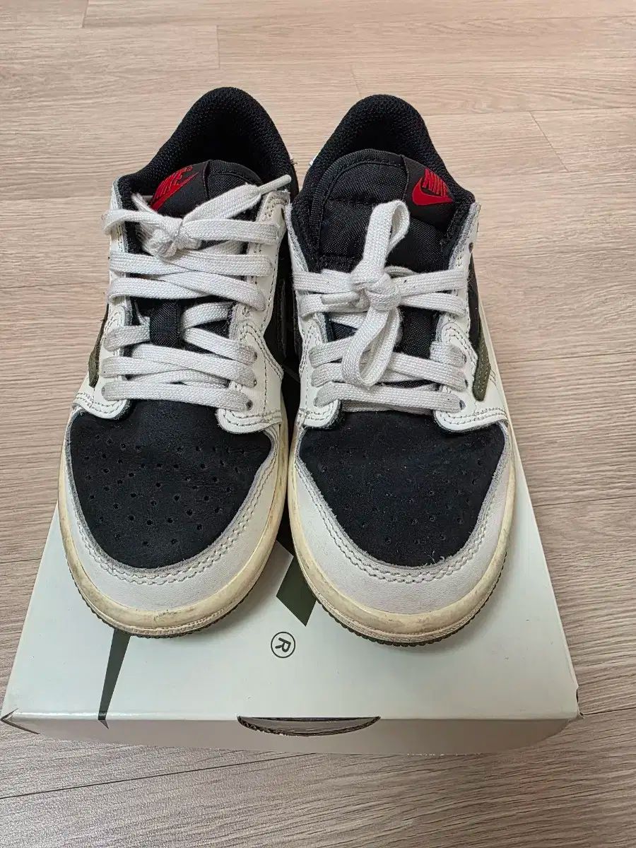  180 NIKE ナイキ エアー ジョーダン 1 x スコット ミディアムオリーブ その他 キッズシューズ