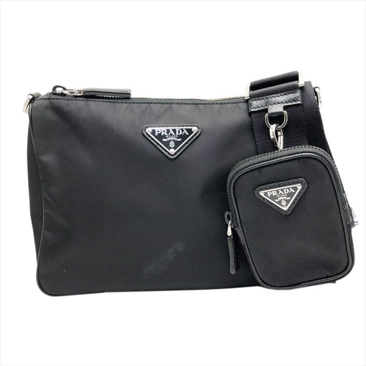 PRADA RE-NYLON ブラックミニポーチ　トライアングルロゴ PRADA RE-NYLON ブラックミニポーチ トライアングルロゴ レディース
