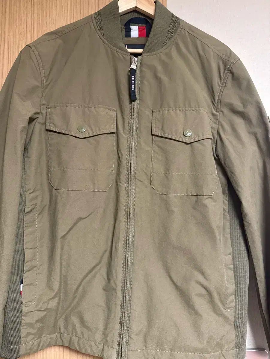 Tommy Hilfiger(トミーヒルフィガー) カーキ 季節の変わり目 ジャケット 新品