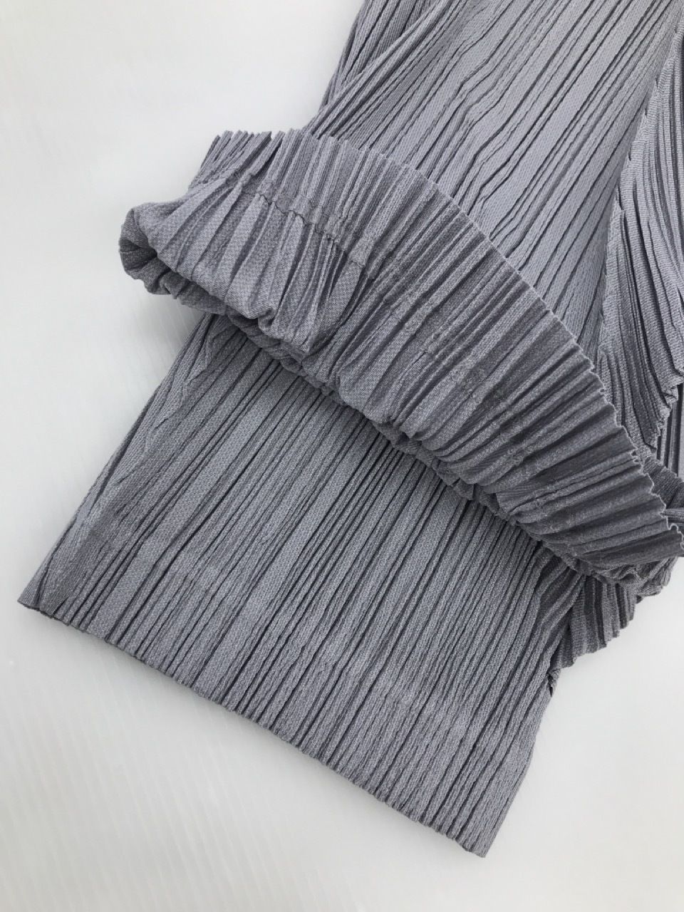 PLEATS PLEASE パンツ PLEATS PLEASE パンツ PP71-JF424 SIZE4 グレー - メルカリ