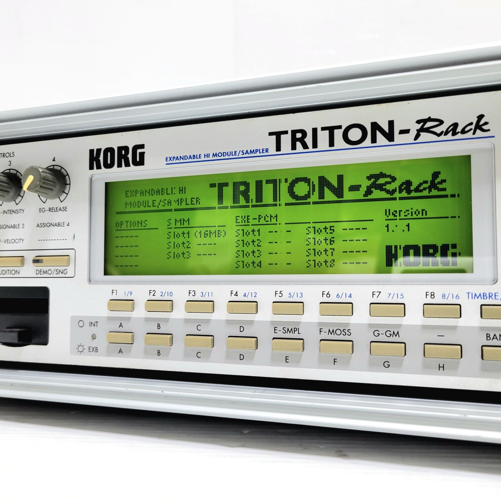 美品】KORG TRITON-Rack 音源モジュール ケース付 - メルカリ 美品】KORG TRITON-Rack 音源モジュール ケース付 - メルカリ