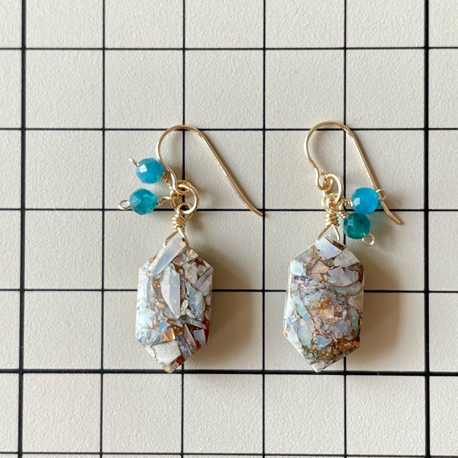 マルモ◆オレンジバンデットアゲート×エチオピアオパールピアス✧14kgf エチオピアンオパールコッパーのピアス／イヤリング 14kgf