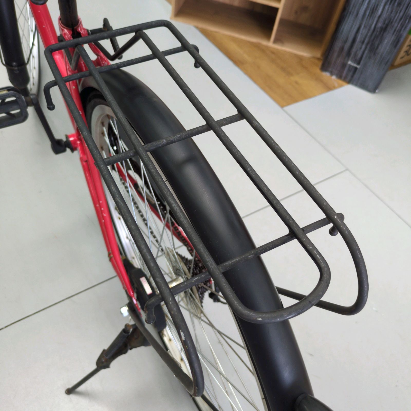 J532 ☆カギ無し・サビキズ使用感☆普通自転車☆surprise☆6段☆LED