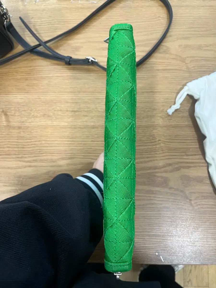 イントレチャート クラッチ